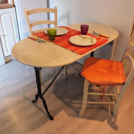 2 Pieces 4 Personnes Plein Centre 78359