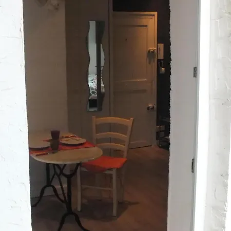 2 Pieces 4 Personnes Plein Centre 78359 Antibes